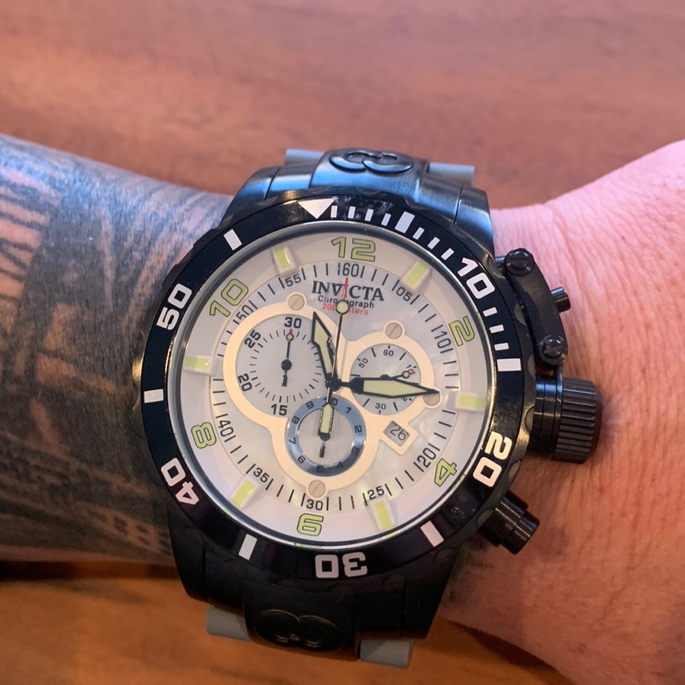 Invicta Córduba Mother of Pearl Grey